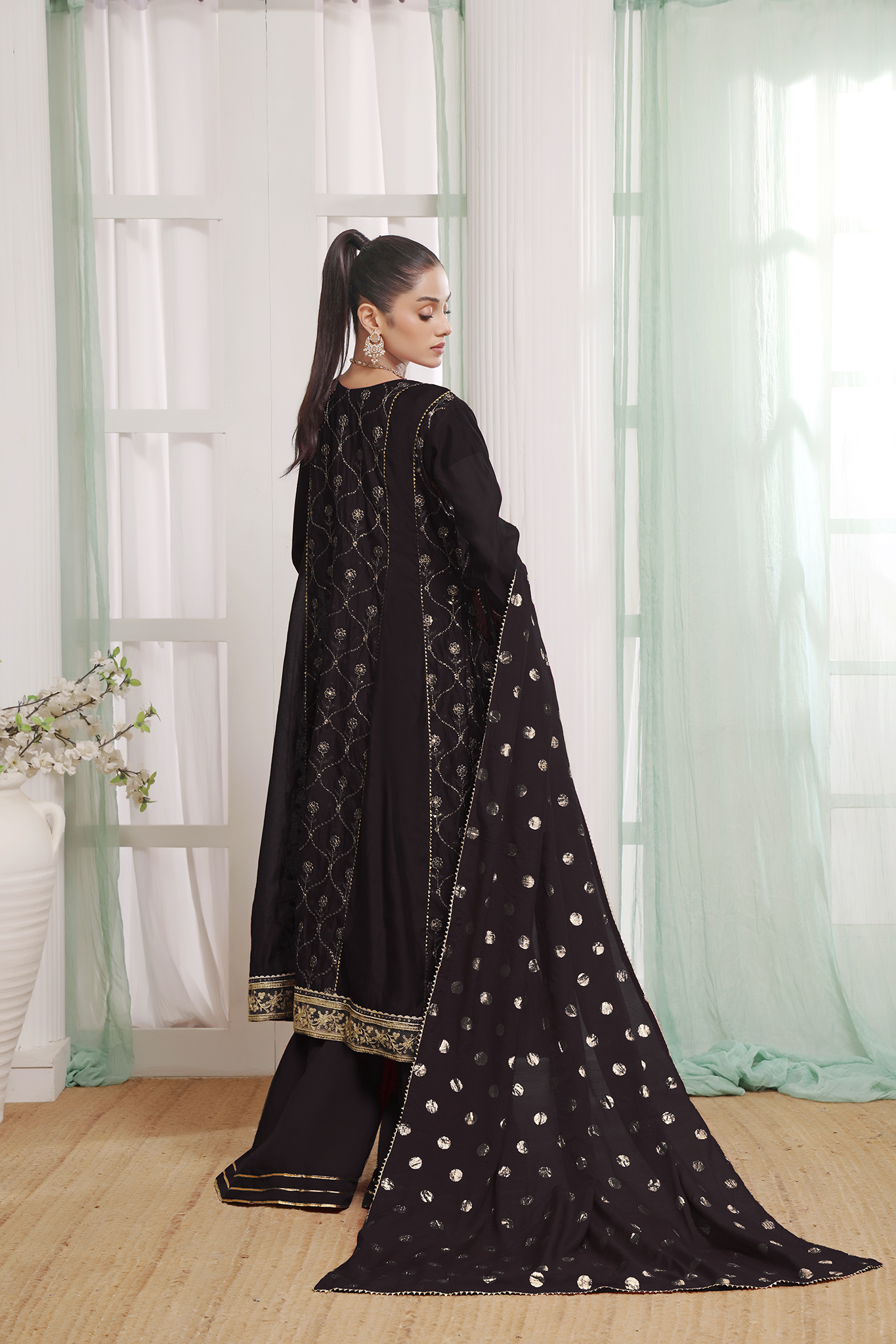 Gul e Gulnaar – 3pc Embroidered Formal