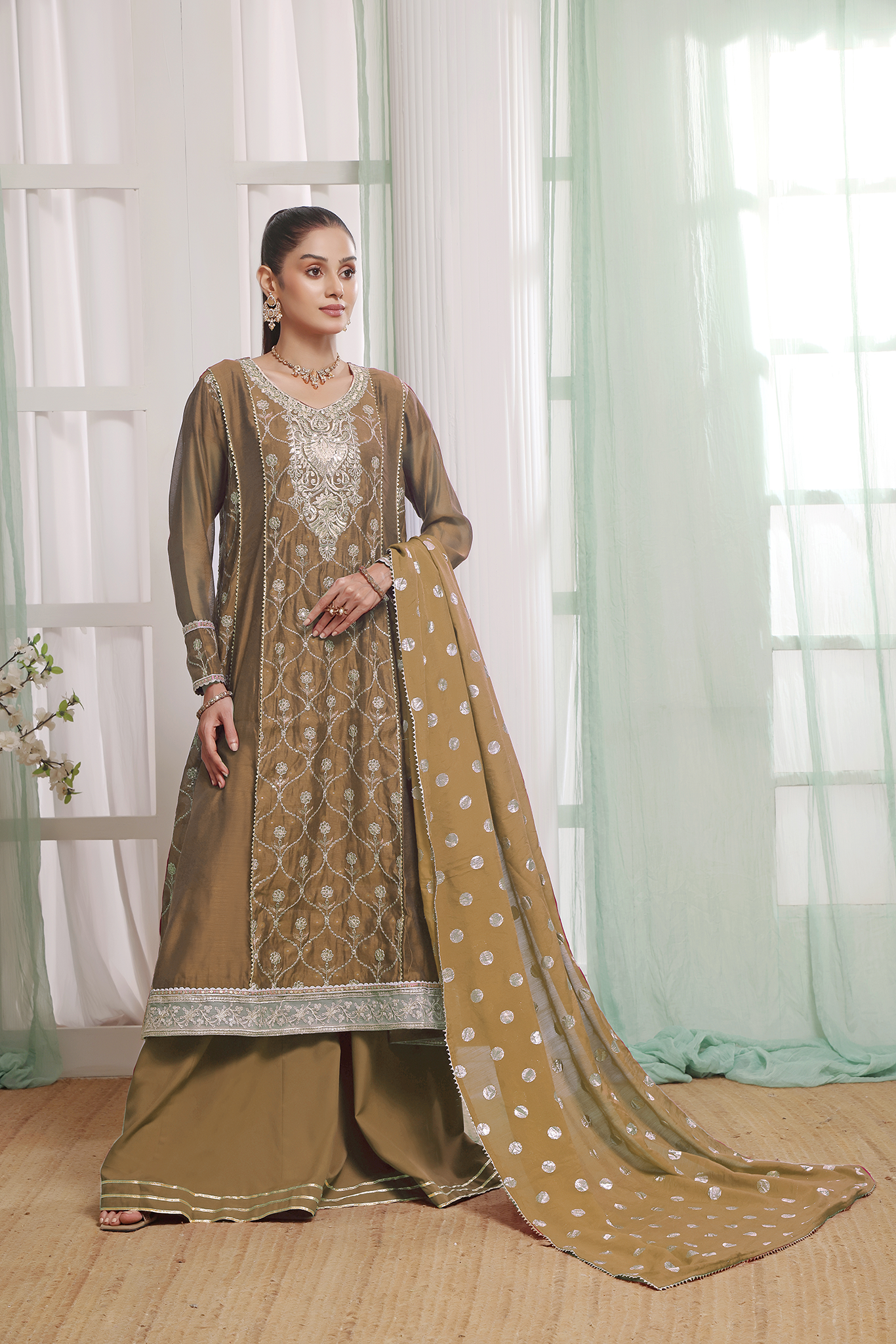 Gul e Gulnaar – 3pc Embroidered Formal
