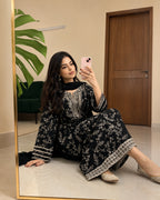 Zehra – 2PC Embroidered Lawn Set