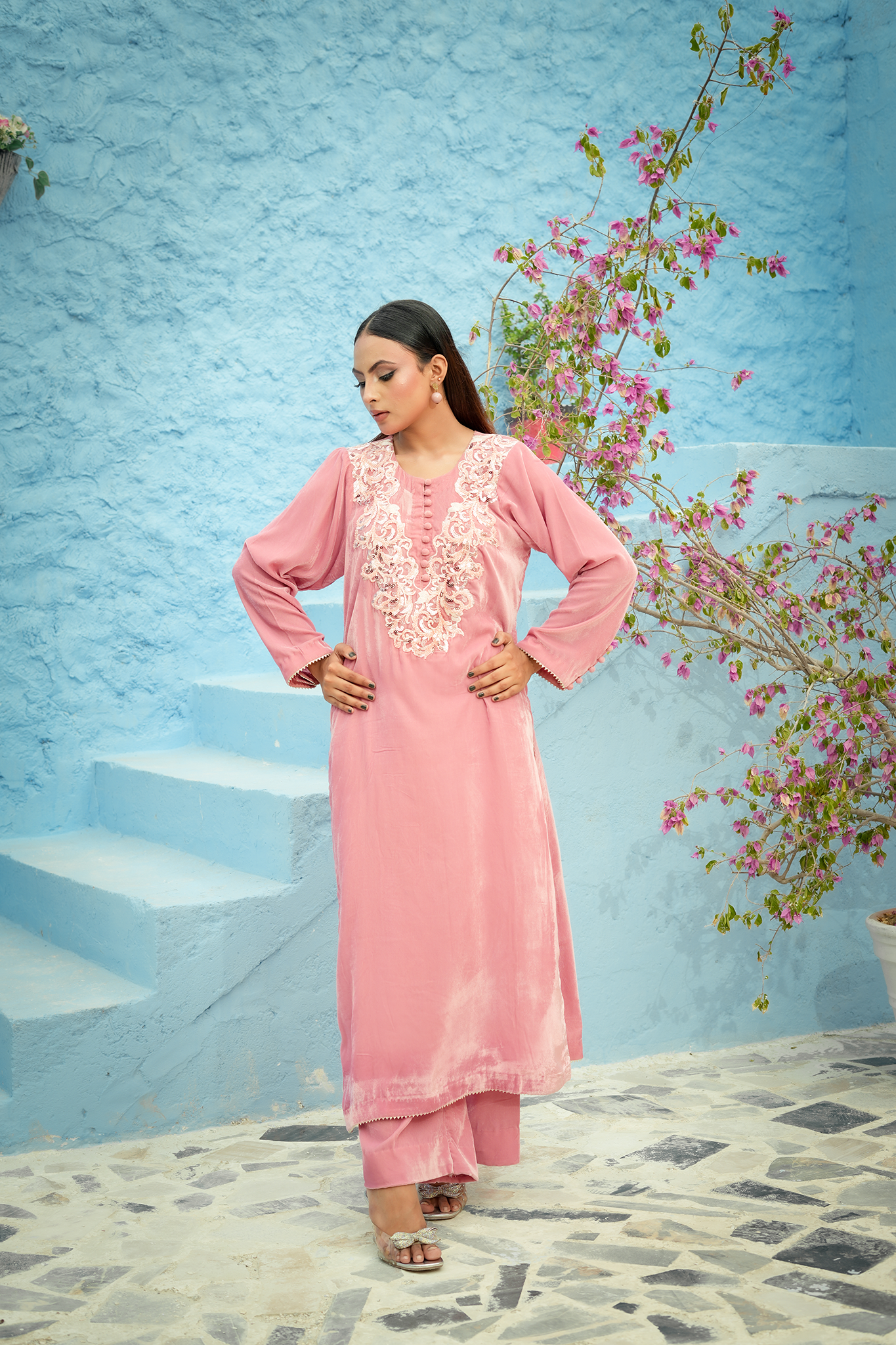 Noor e Gulabi |Embrioded Rose Pink velvet