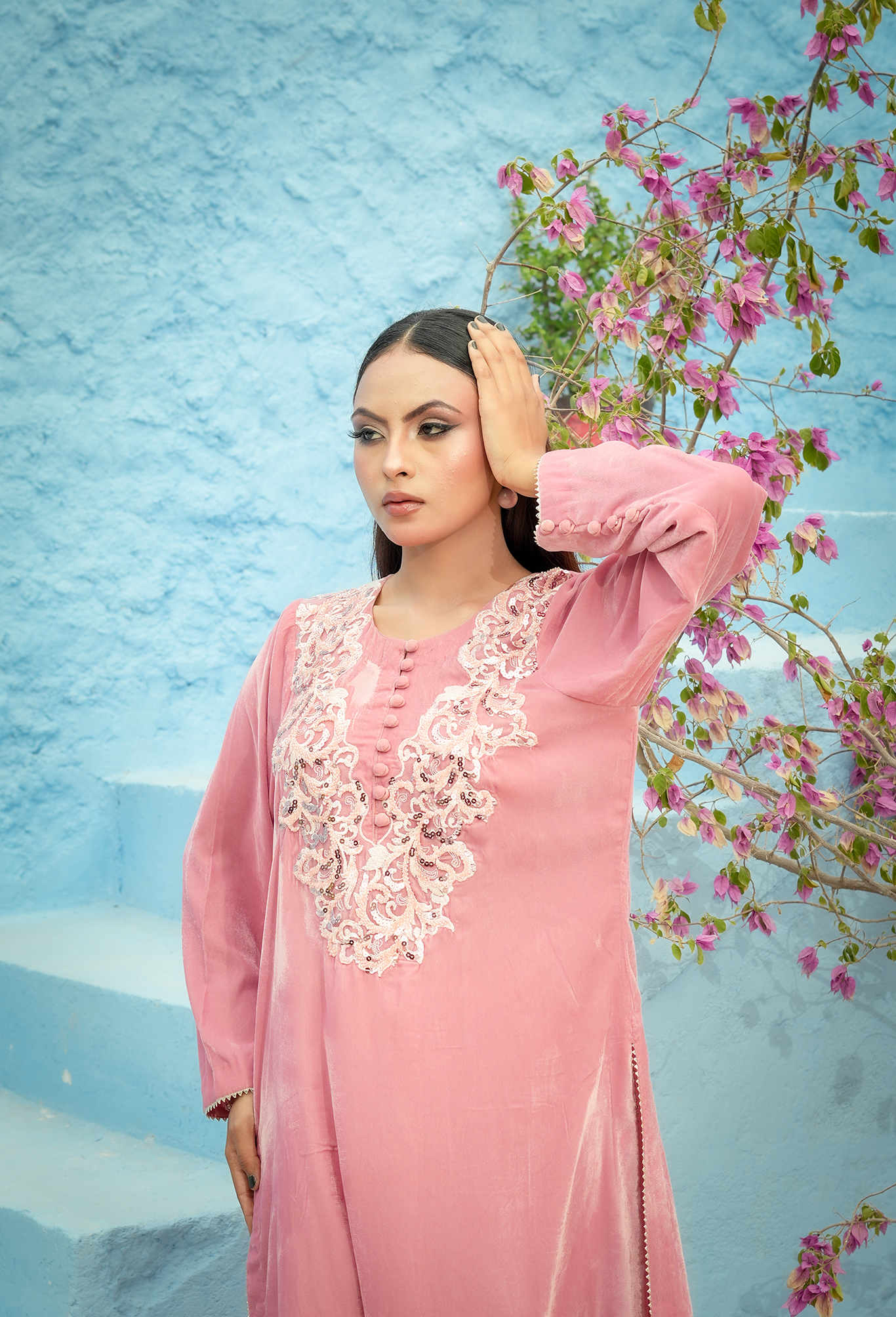 Noor e Gulabi |Embrioded Rose Pink velvet