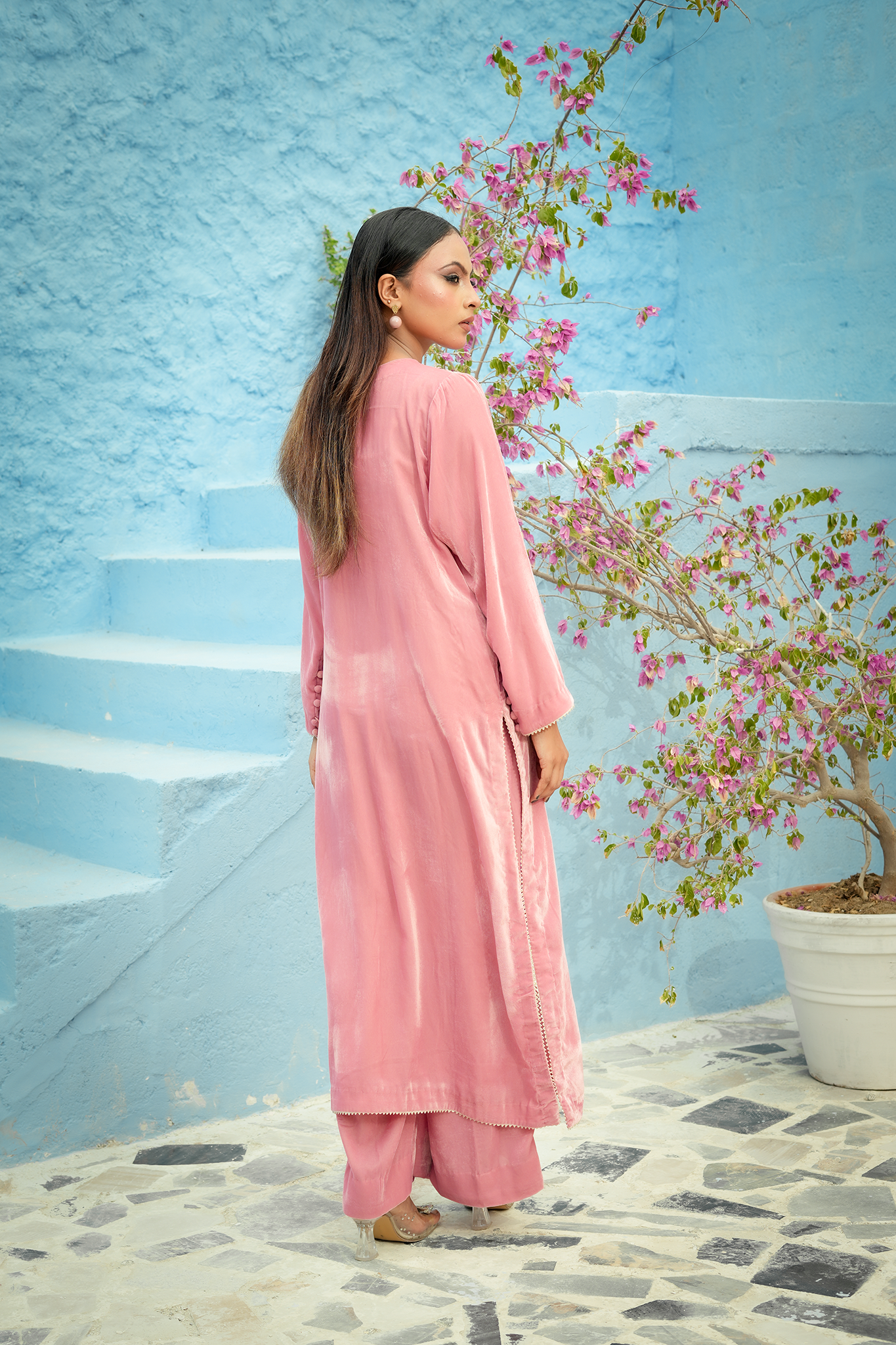 Noor e Gulabi |Embrioded Rose Pink velvet