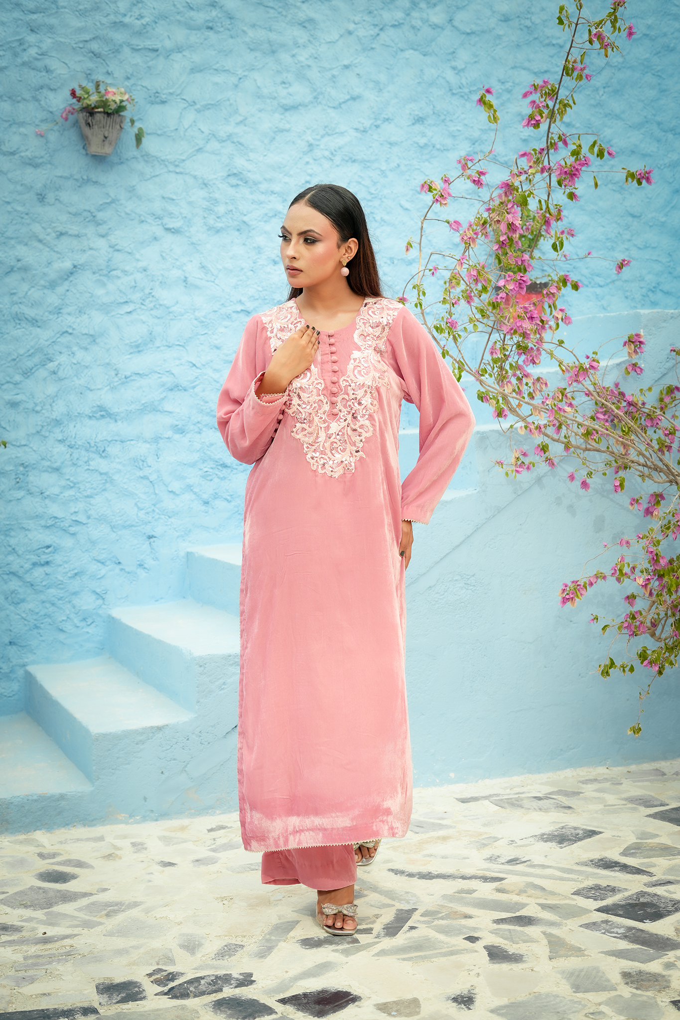 Noor e Gulabi |Embrioded Rose Pink velvet