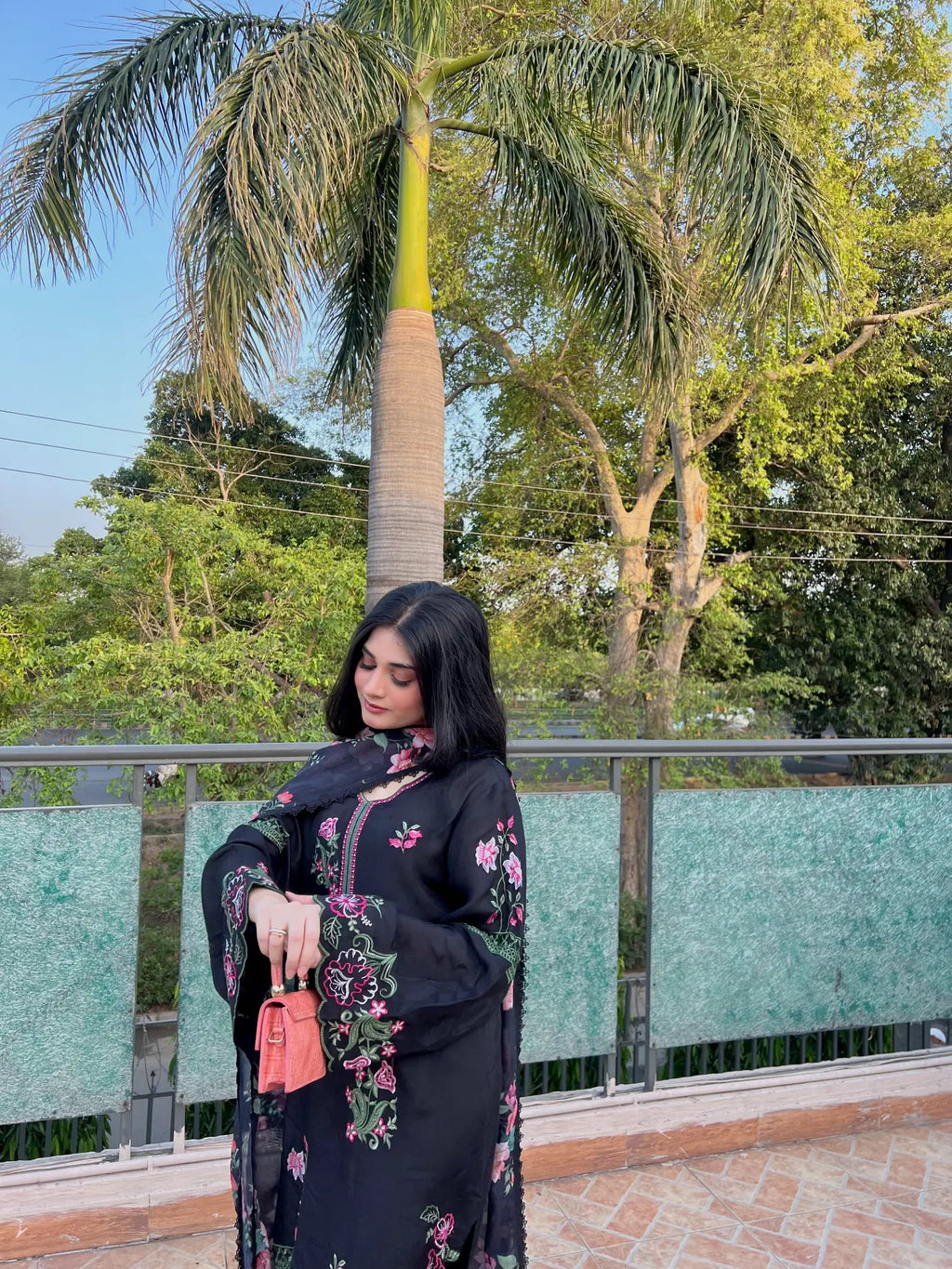 Mehr e Gul - 3pc Embriodered Silk