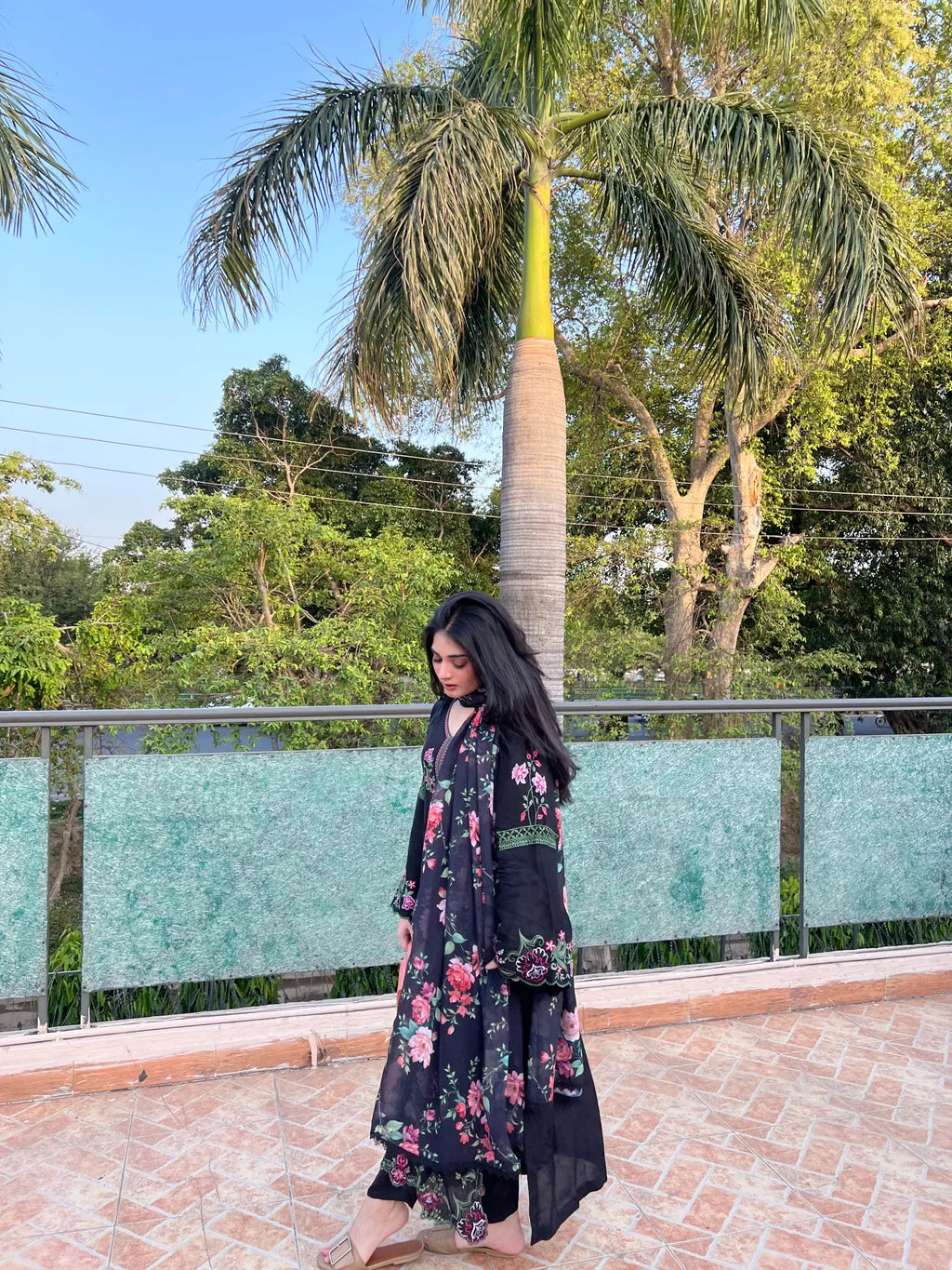 Mehr e Gul - 3pc Embriodered Silk