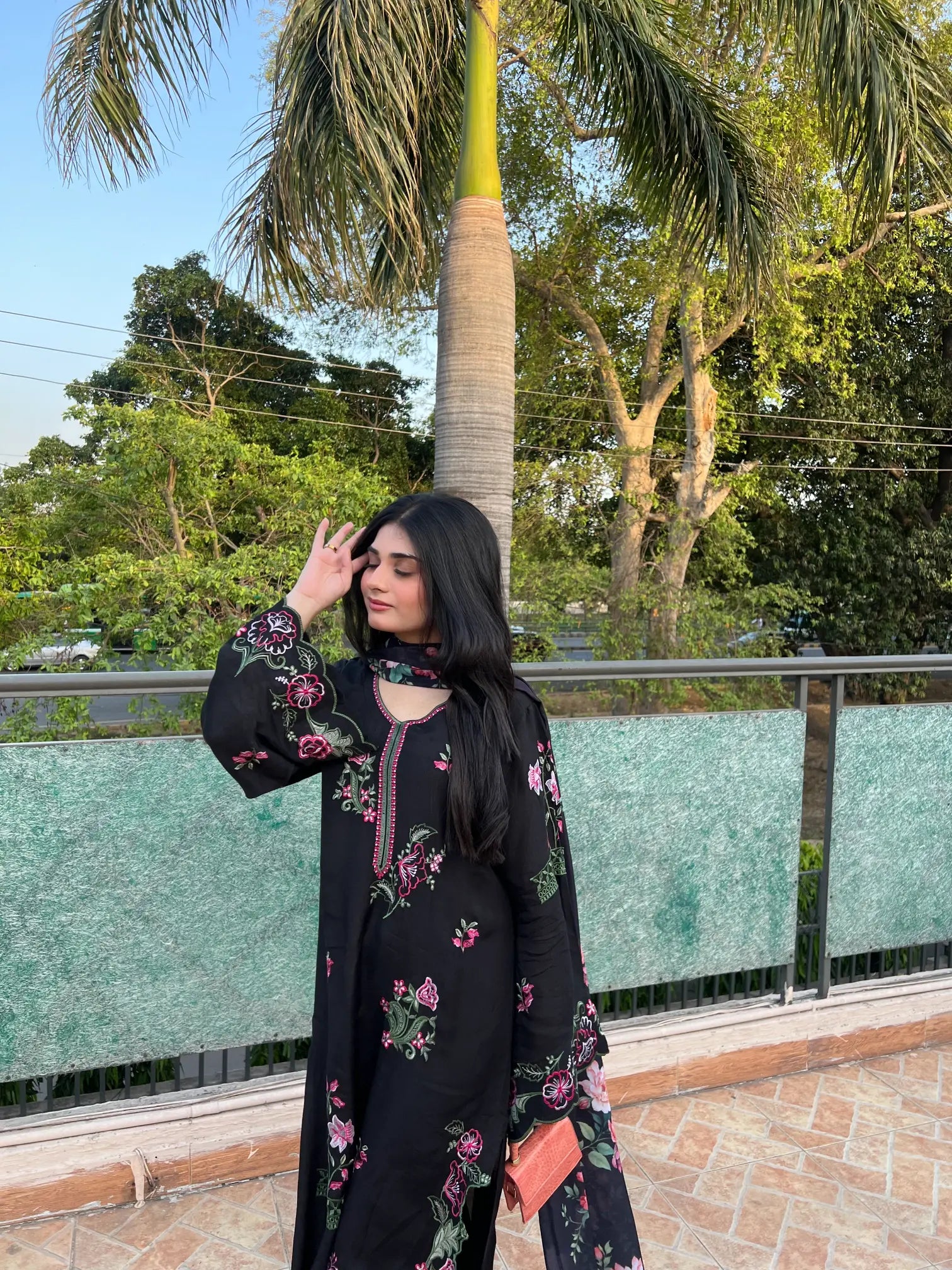 Mehr e Gul - 3pc Embriodered Silk