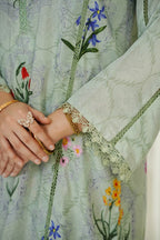 Pistachio Bloom Grape Drape