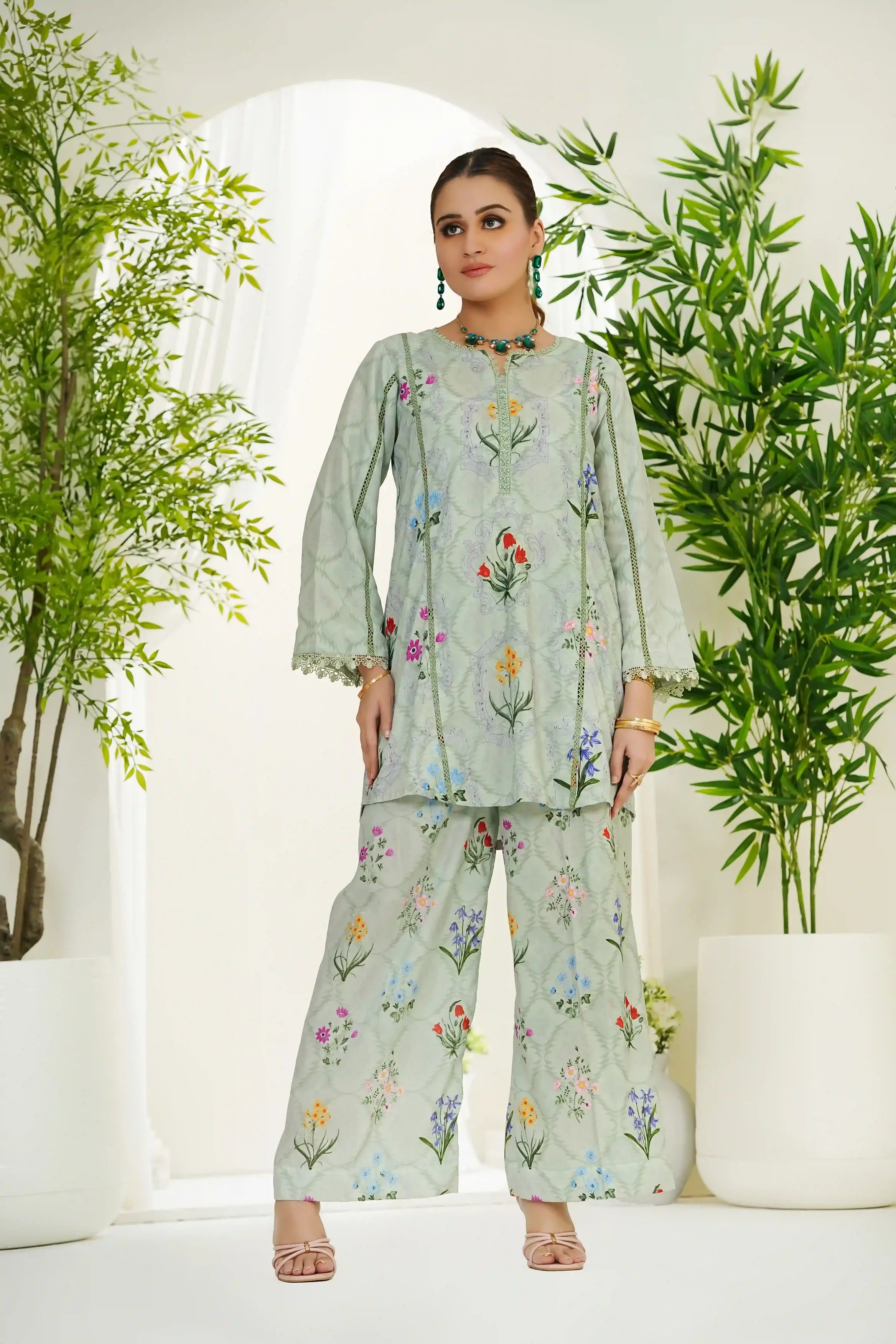Pistachio Bloom Grape Drape