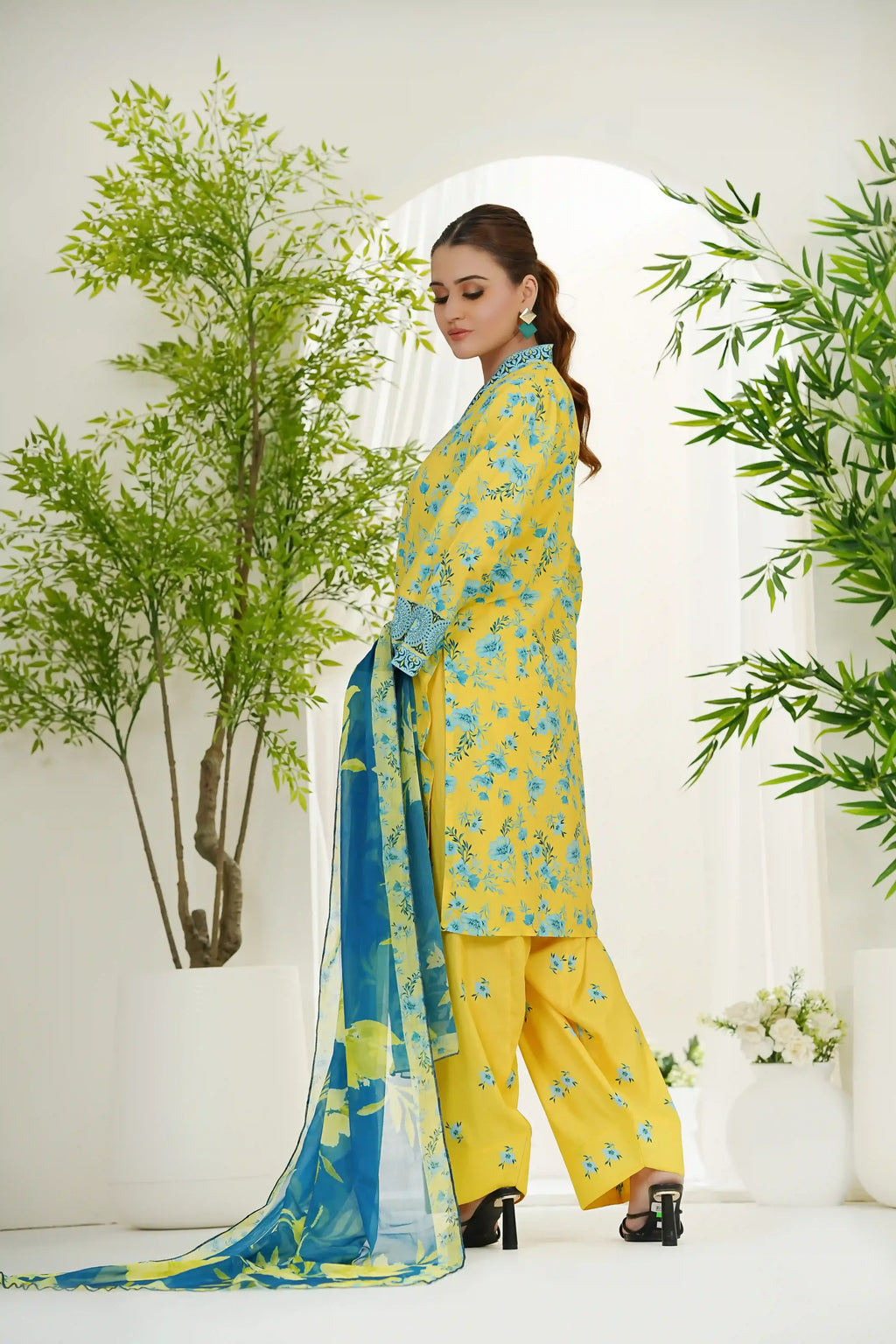 Sunny Meadow Grape Drape