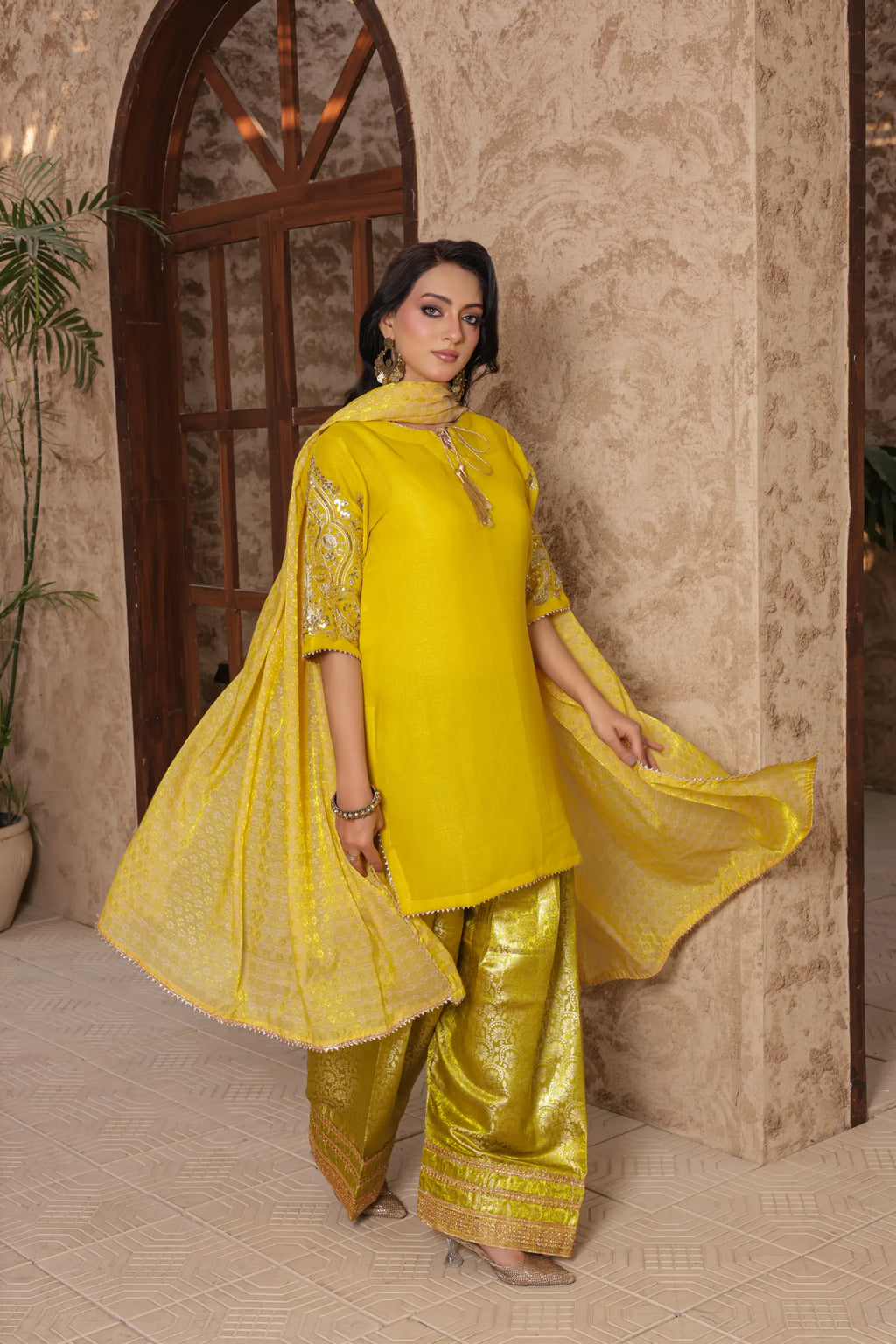 ZARMEEN - Farshi Shalwar suit