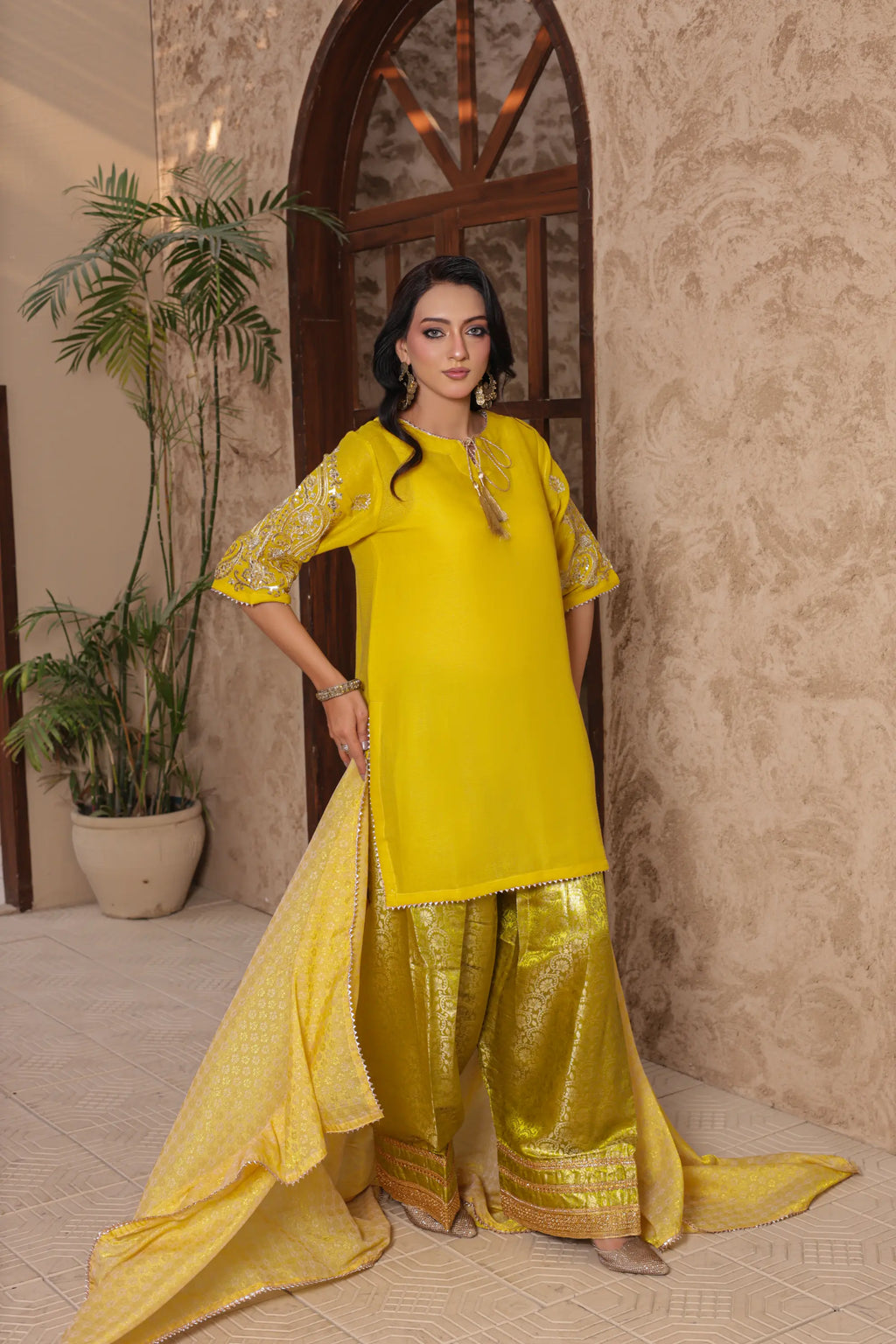ZARMEEN - Farshi Shalwar suit